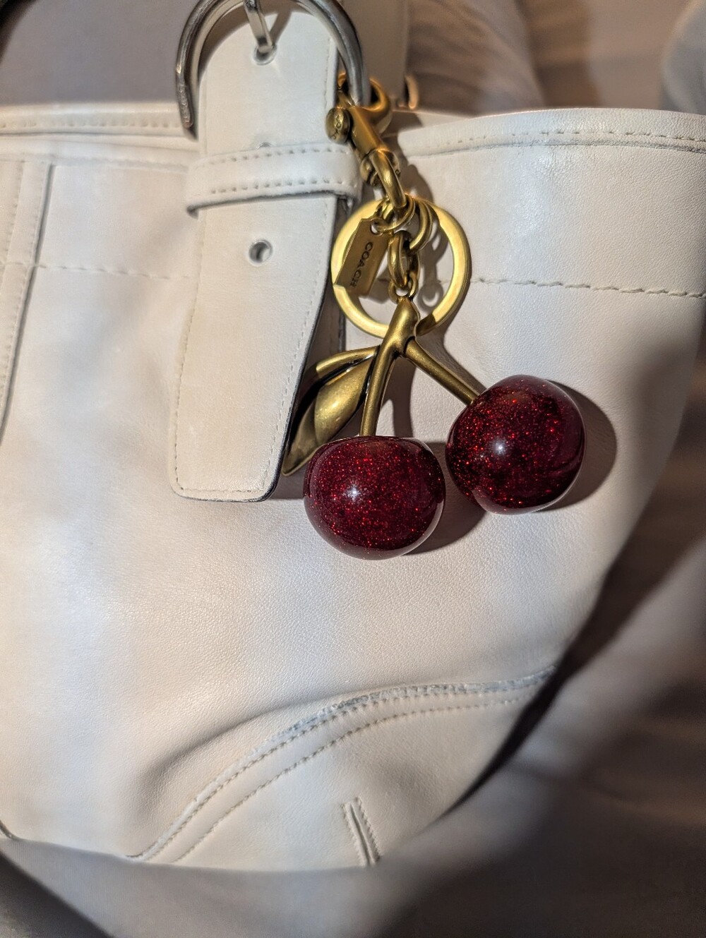 Vintage Coach Soho White Leather Buckle Tote Bag 9544 + Cherry Charm View 5